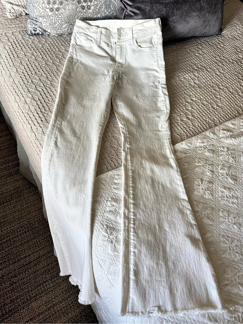 Mother The Weekender Fray White Flare Jeans Waist 26